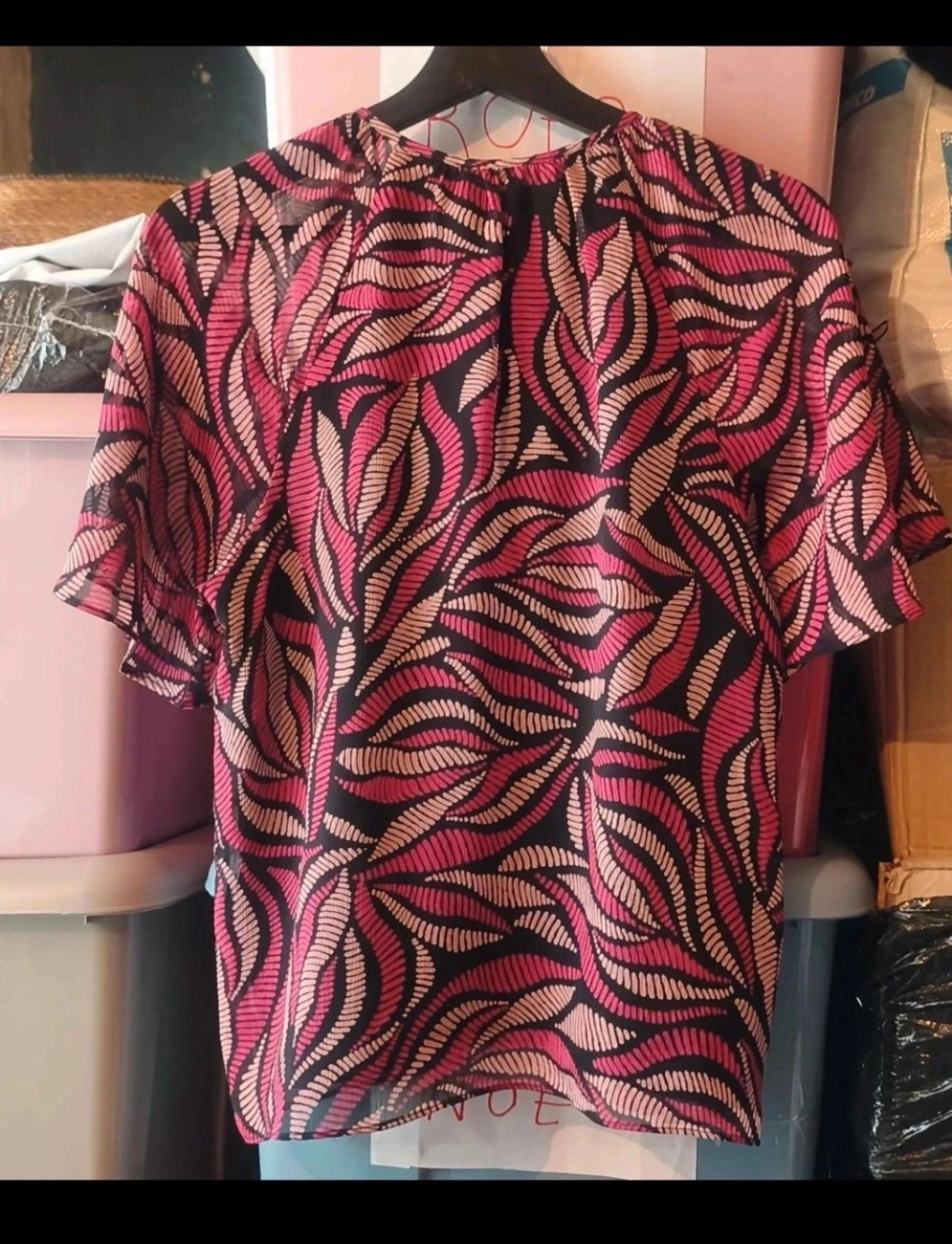 Blouse NAF NAF Neuve avec Étiquette (Taille 38/M) - Imprimé Fuchsia/Noir – photo 2